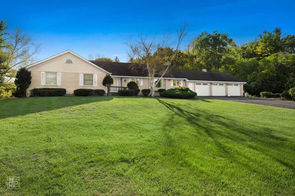 24844 N Cherokee Drive, Lake Barrington