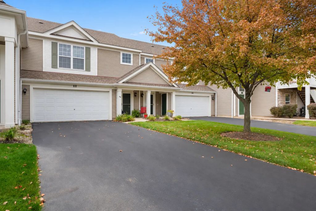 88 Johnson Court, North Aurora