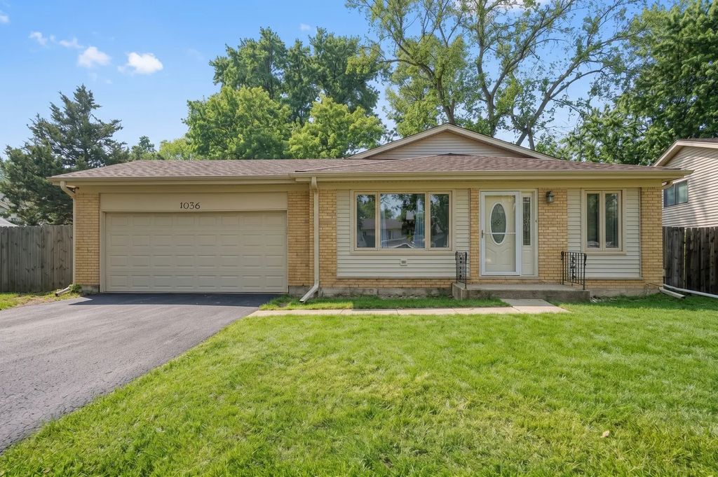 1036 Foxworth Boulevard, Lombard