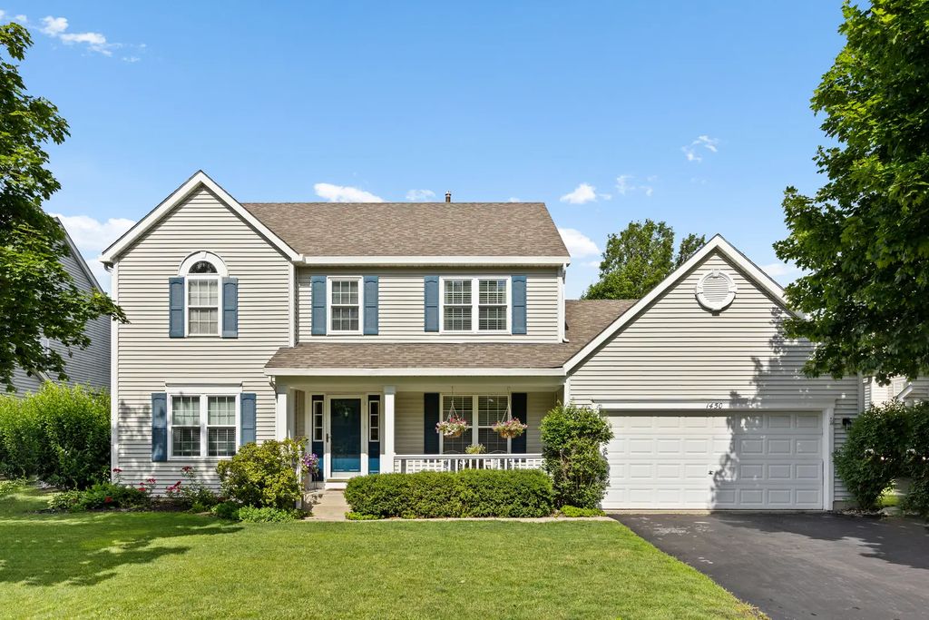 1450 Ashwood Drive, Elgin