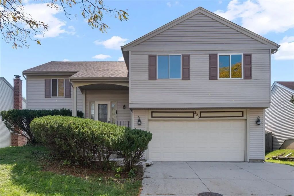 223 Augusta Drive, Vernon Hills