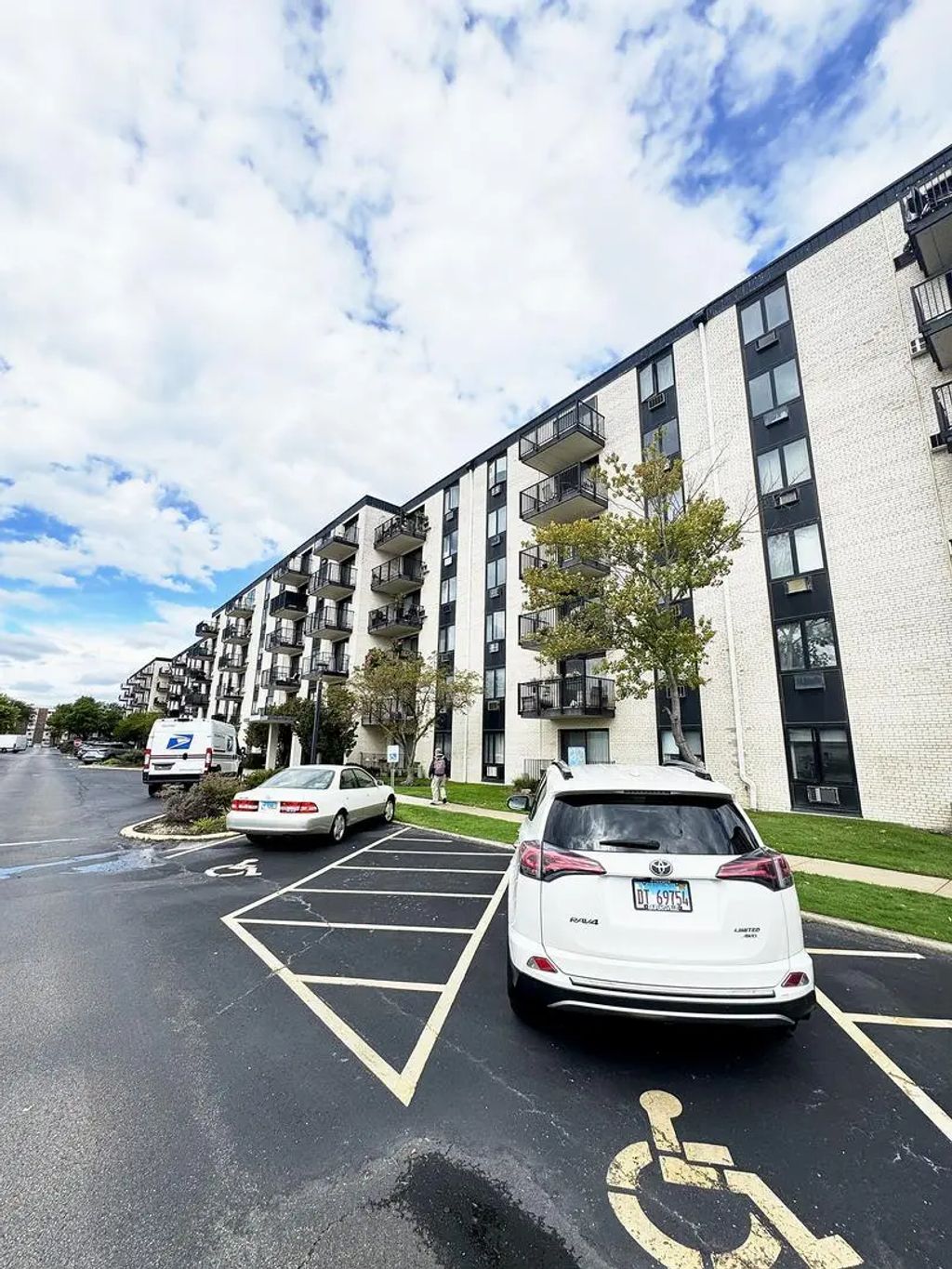 9098 W Terrace Drive 4-k, Niles