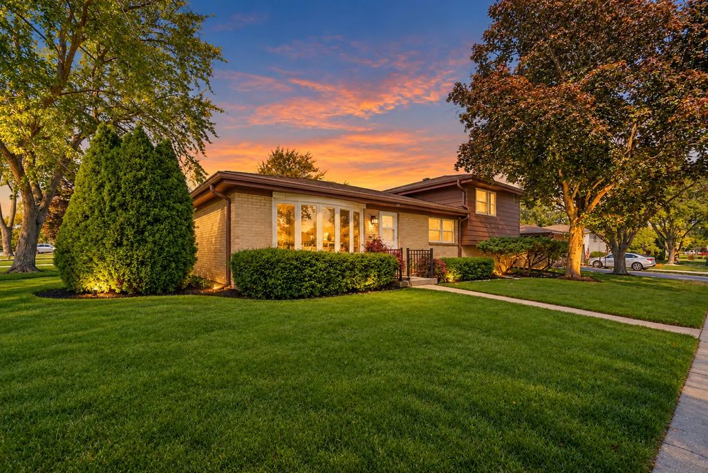 36 S Highview Avenue, Addison