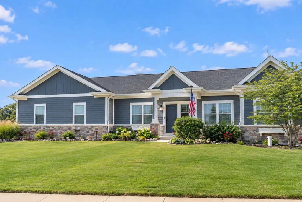 560 N Oak Street, Hinckley