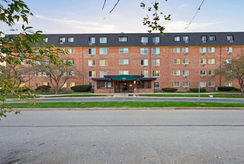 5011 Valley Lane 208, Streamwood