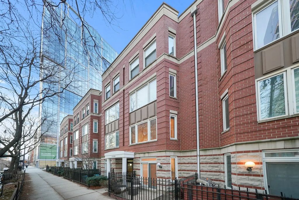 1338 S Wabash Avenue B, Chicago
