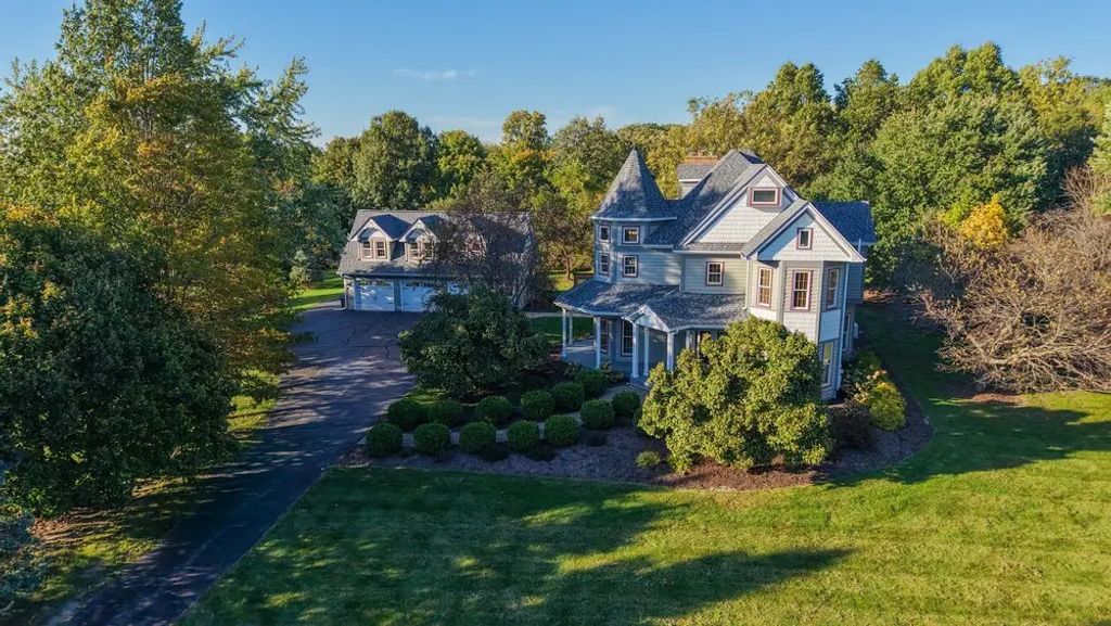 41w964 Hughes Road, Elburn