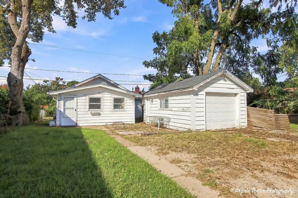 420 Washington Park, Waukegan