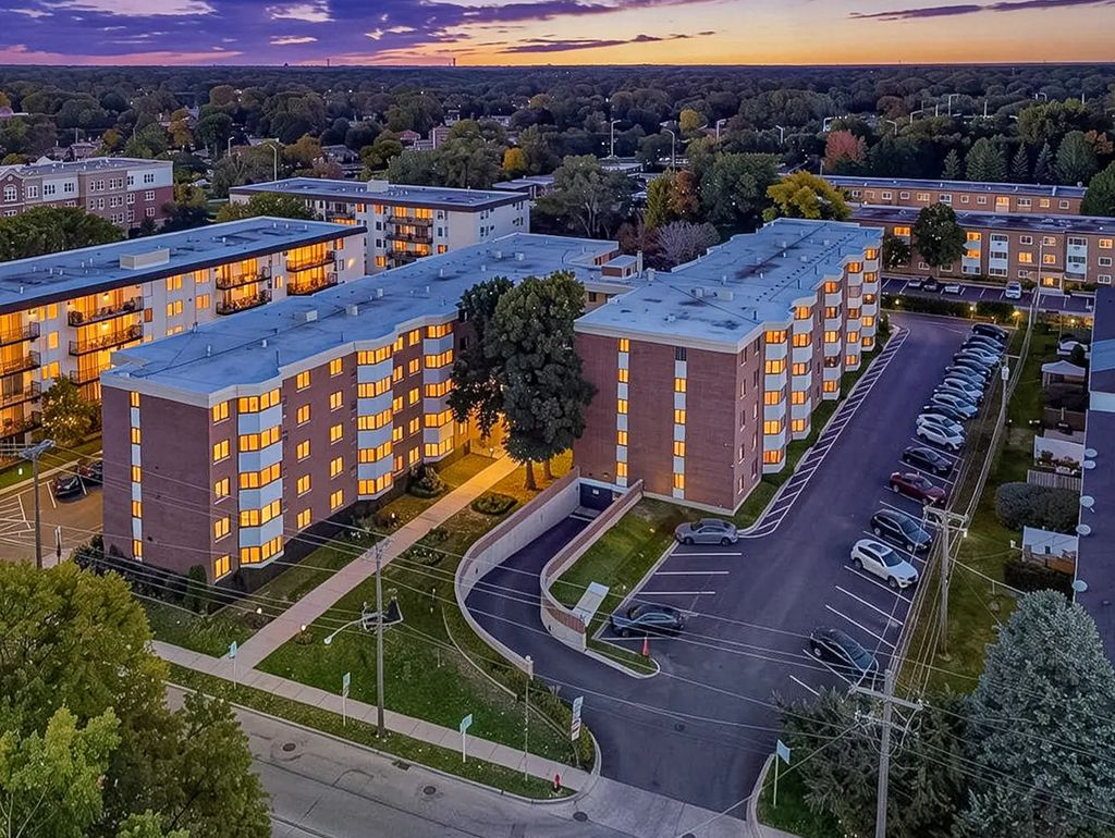 5500 Lincoln Avenue 504w, Morton Grove