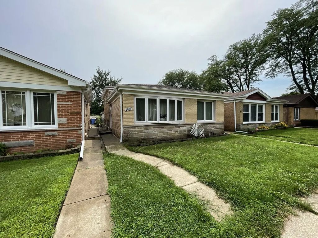 4253 W Devon Avenue, Chicago