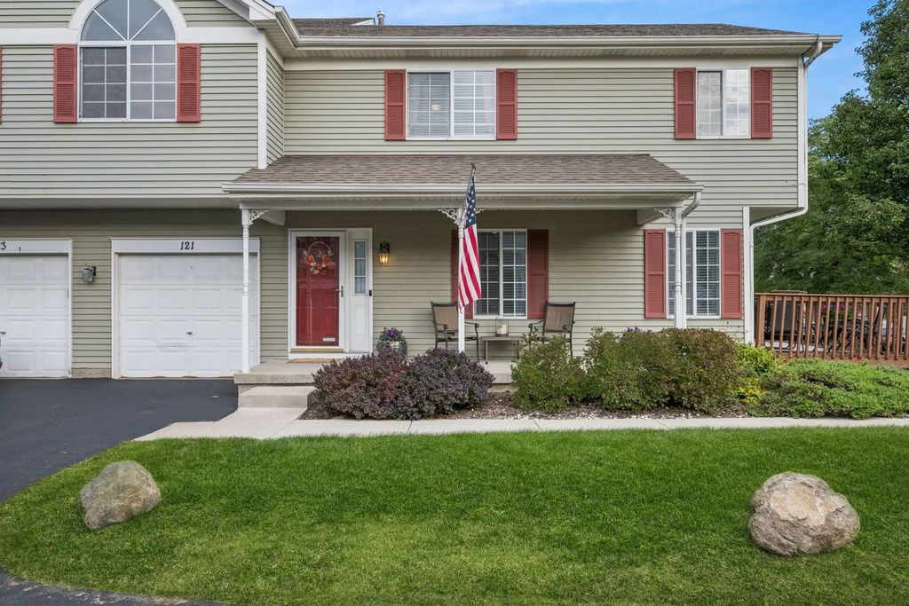 121 Village Creek Drive 121, Lake In The Hills