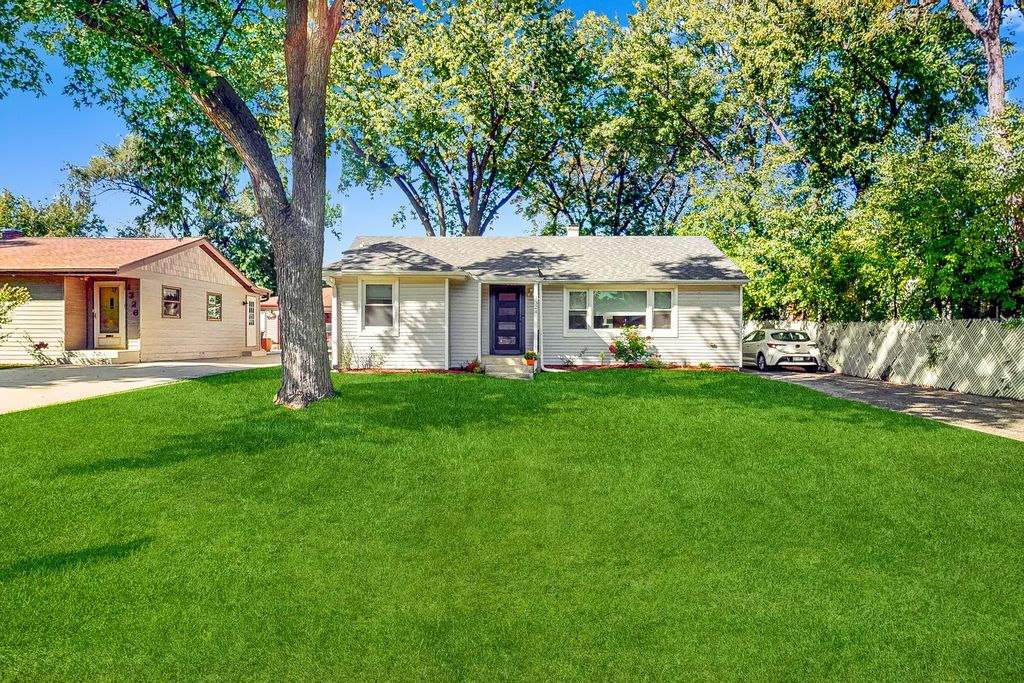 1324 Hamilton Avenue, Elmhurst