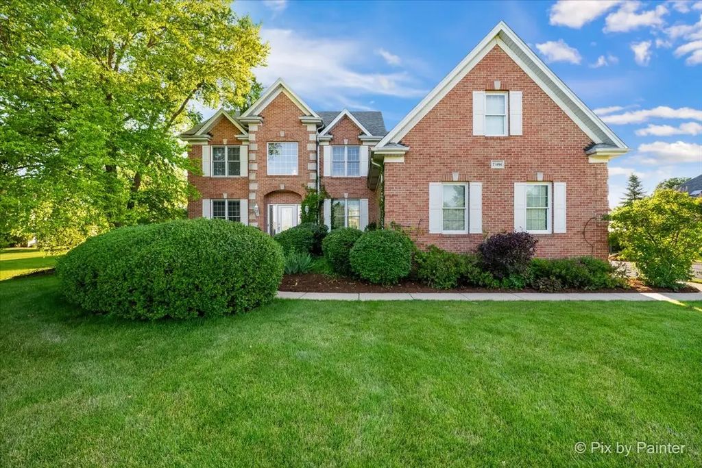 7n494 Foxglove Court, St. Charles