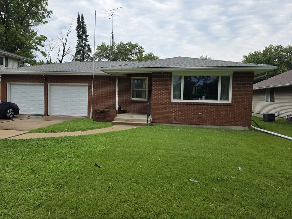 2207 16th Avenue, Sterling