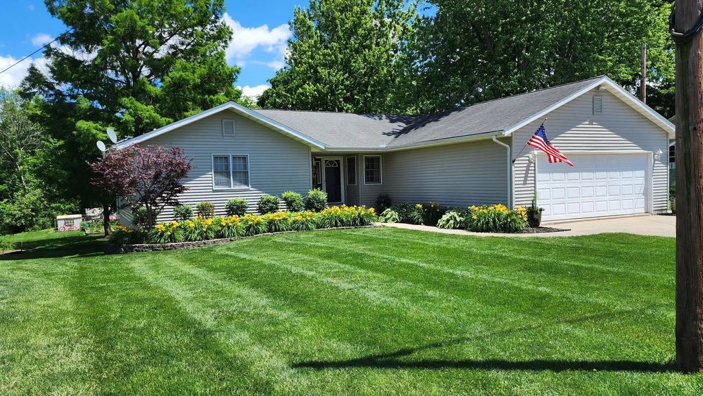 502 Stevens Street, Newton