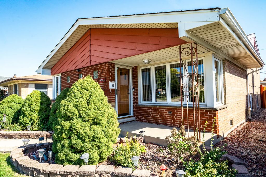 8607 S Tripp Avenue, Chicago