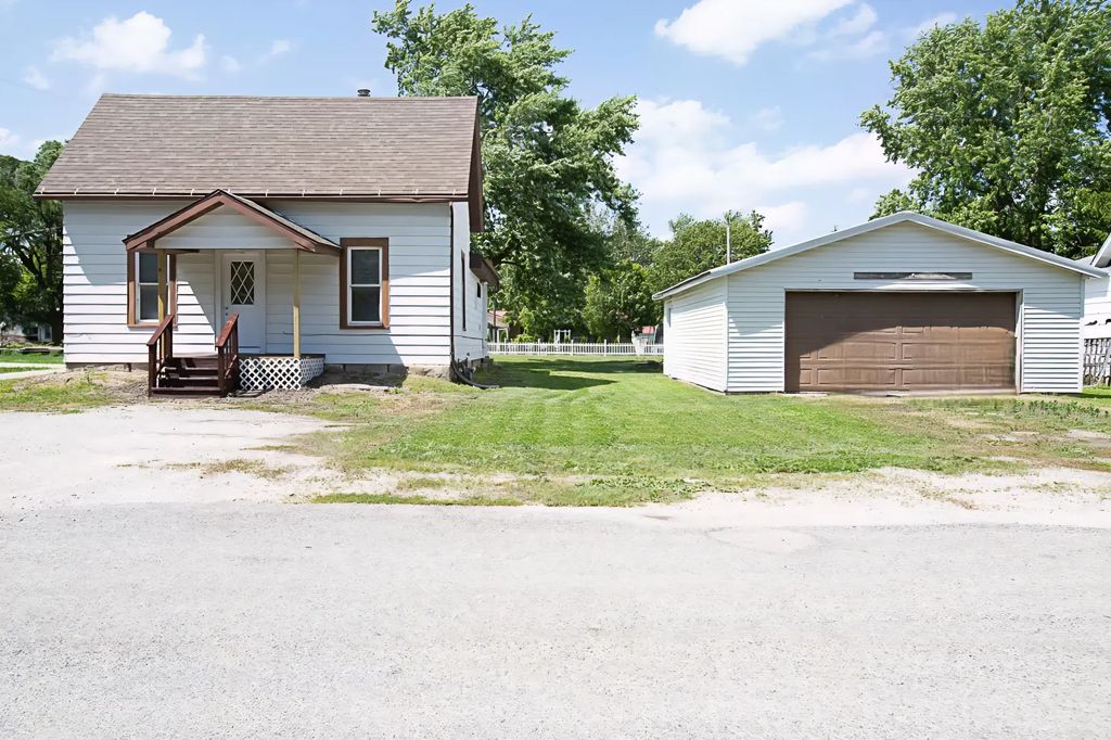 507 Commercial Street, Chenoa