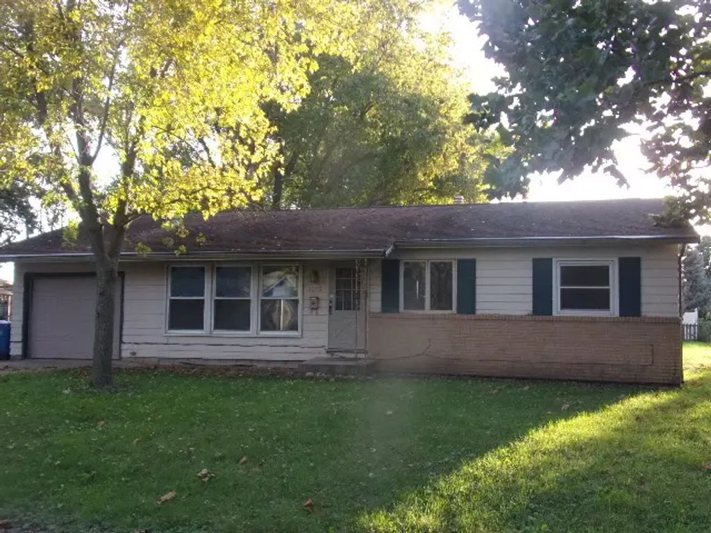 1009 Donnick Street, Minonk