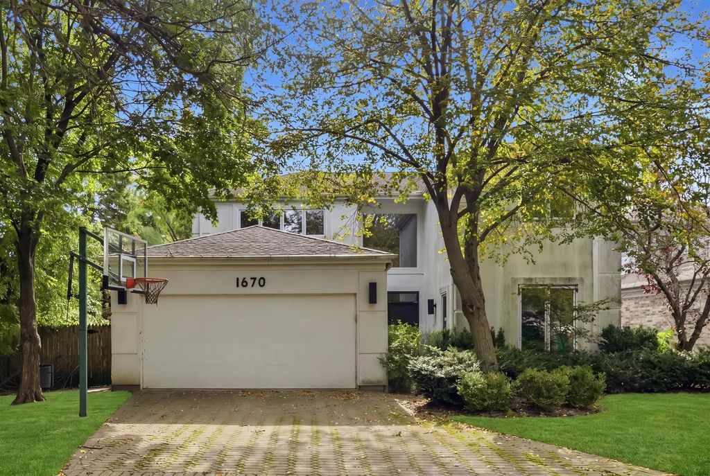 1670 Strath Erin Road, Highland Park