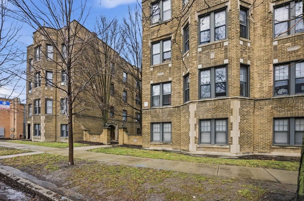 2336 W Addison Street I2, Chicago
