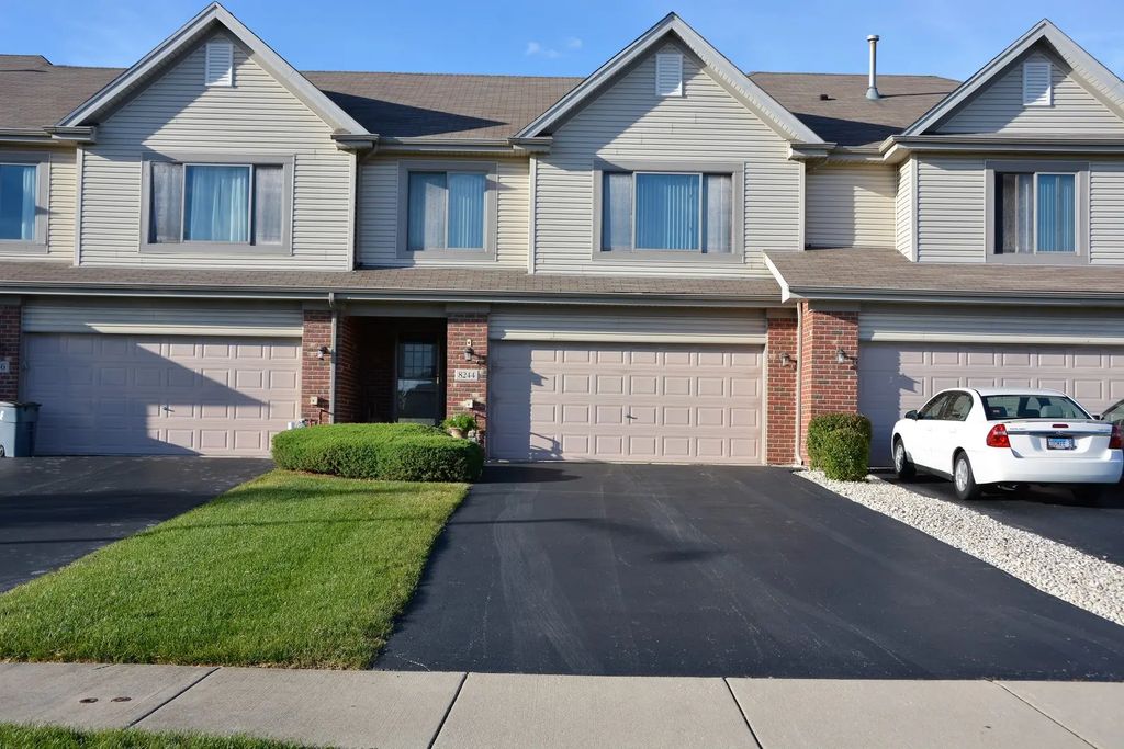 8244 Auburn Lane, Frankfort