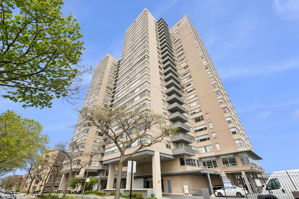 6301 N Sheridan Road 6v, Chicago