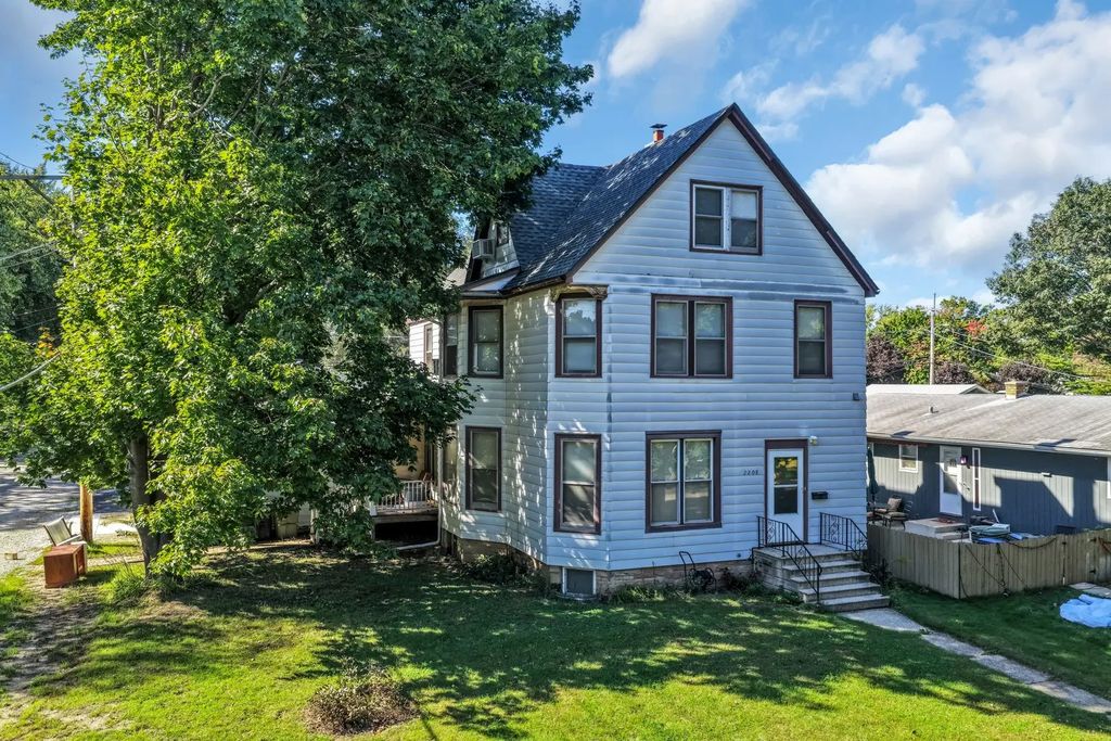 2208 Emmaus Avenue, Zion