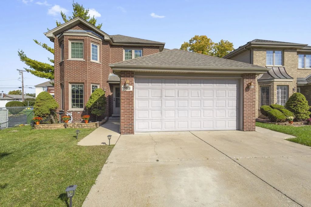 5828 W 90th Street, Oak Lawn