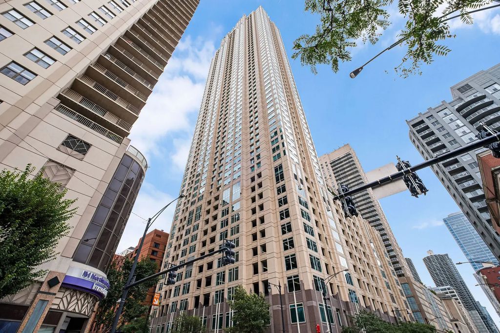33 W Ontario Street 42es, Chicago