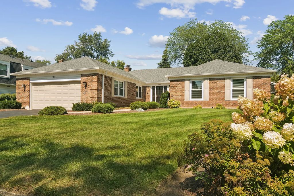 1012 W Mallard Drive, Palatine