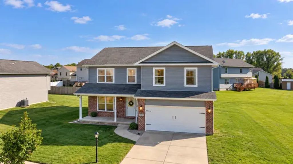 274 Apple Grove Lane, Valparaiso