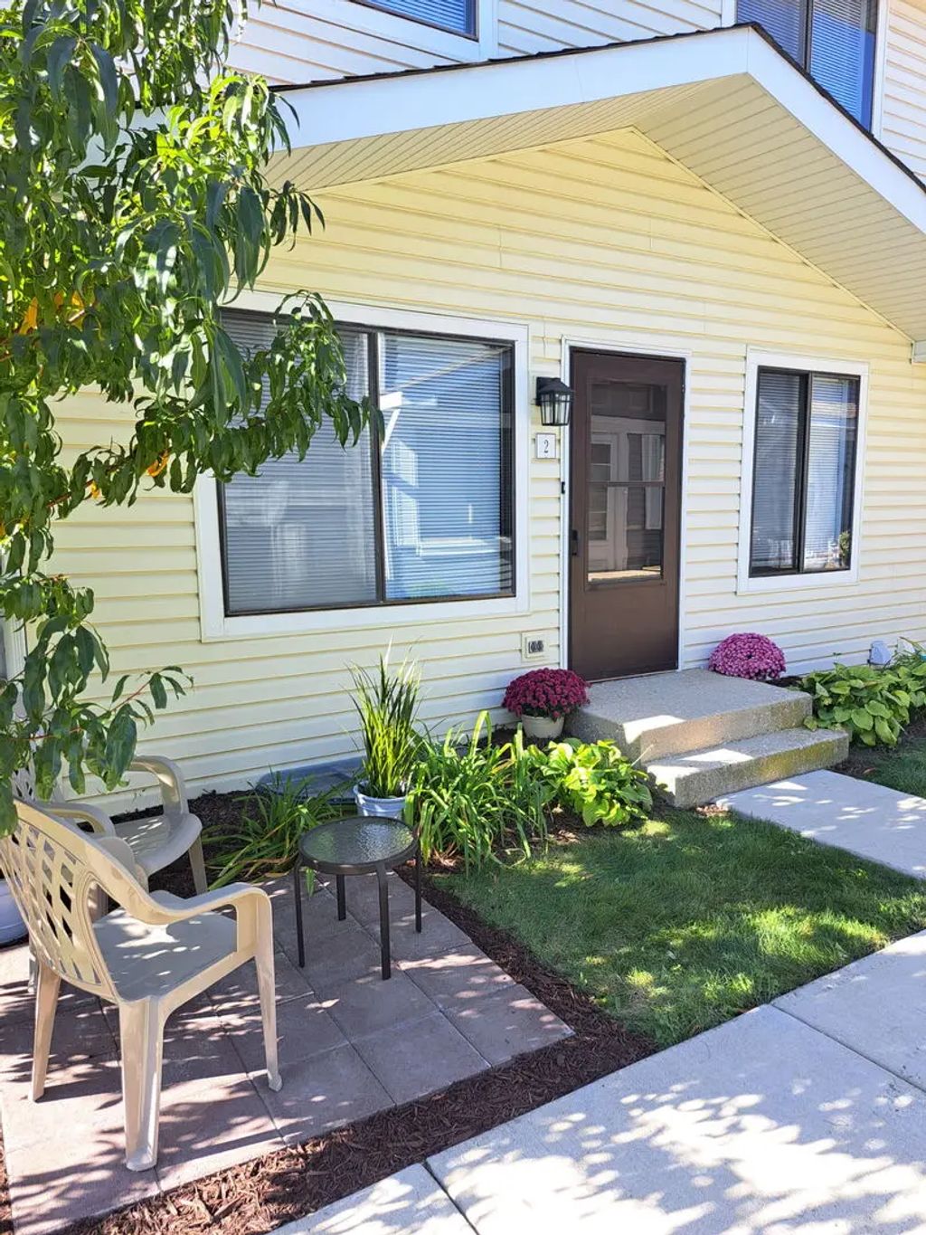 2s759 Winchester Circle 2, Warrenville
