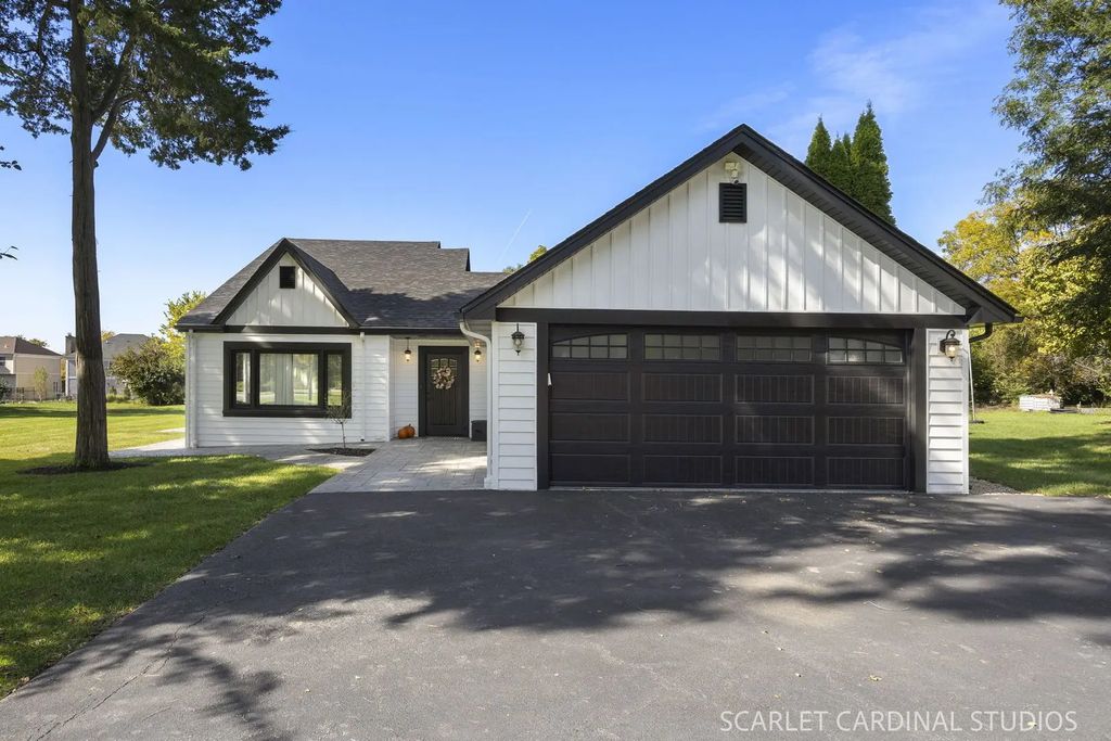 4544 Ivanhoe Avenue, Lisle