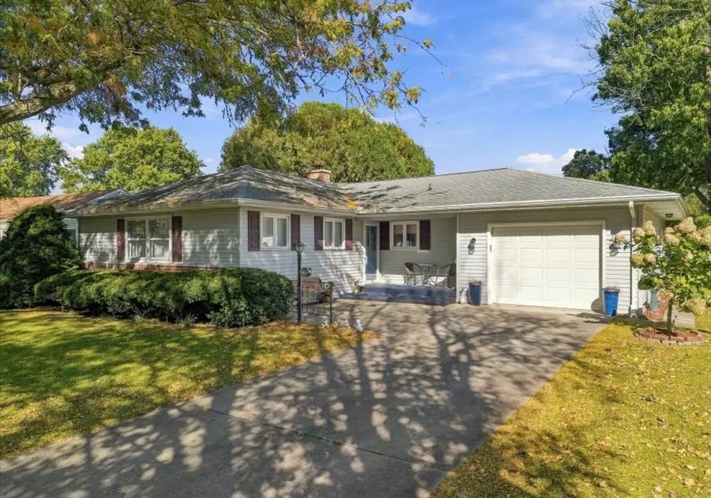 408 Sunset Lane, Mount Morris
