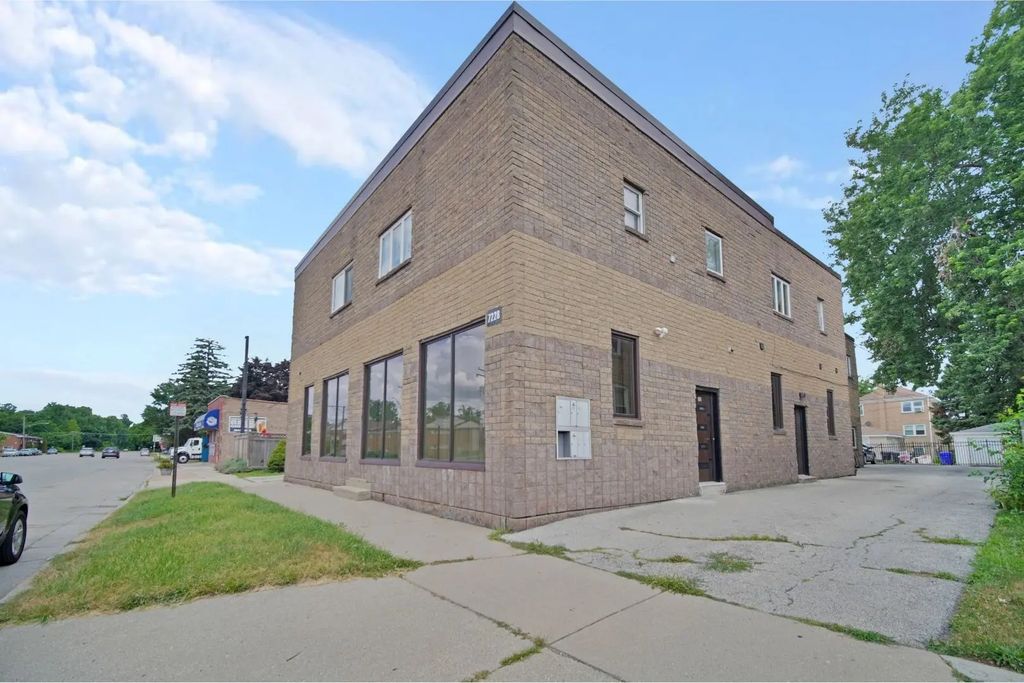 7228 39th Street 1e, Lyons