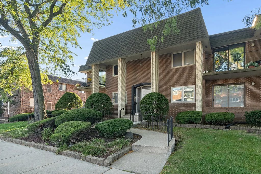 10406 S Pulaski Road 201, Oak Lawn