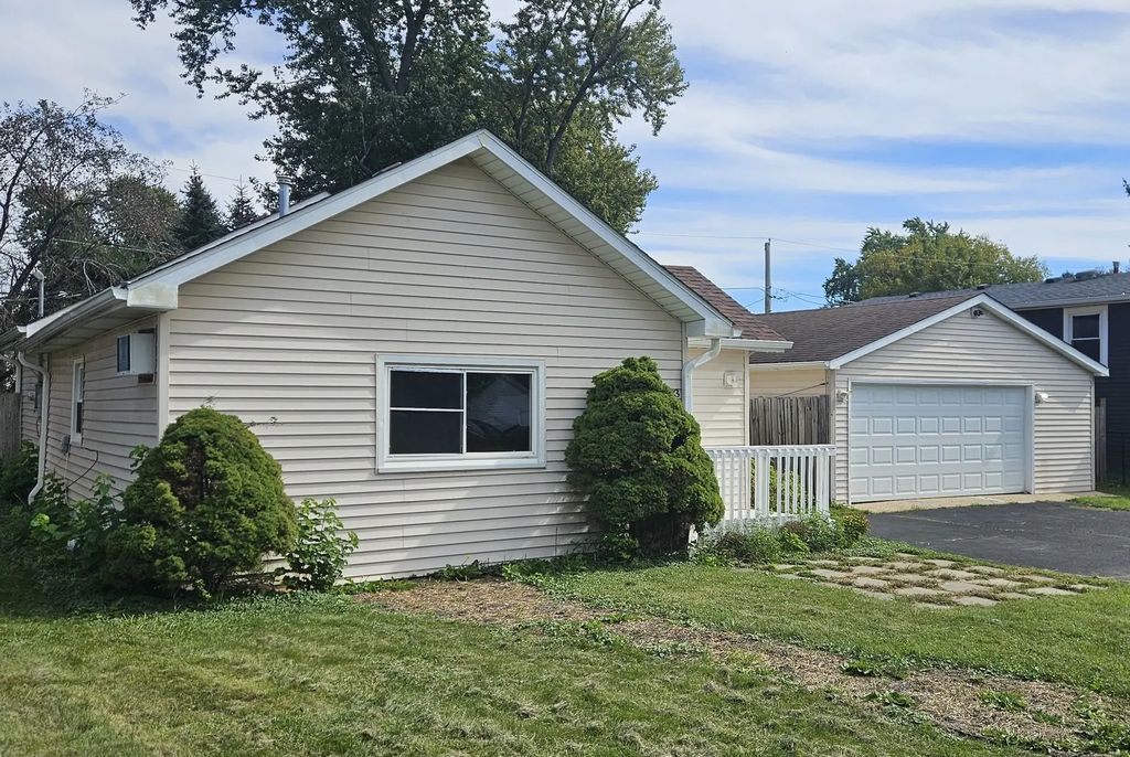 1613 Juneway Terrace, Round Lake Beach