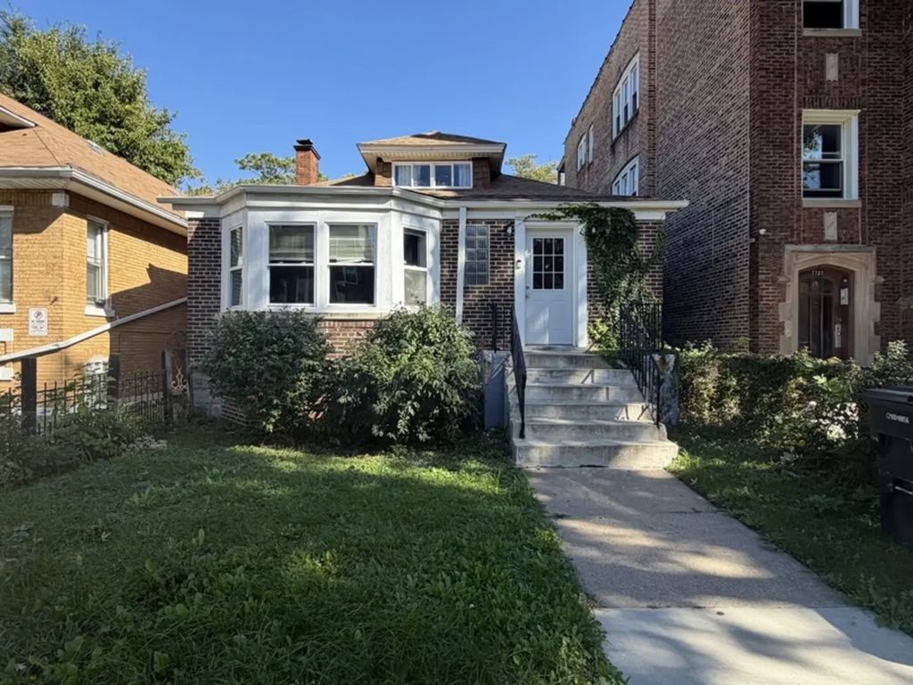 7735 S Colfax Avenue, Chicago