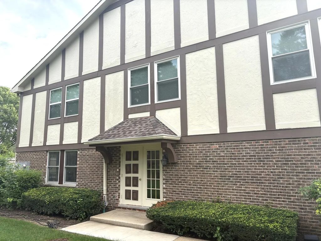 140 W Golf Road A, Libertyville