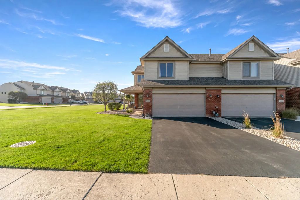 8229 Pecan Place, Frankfort