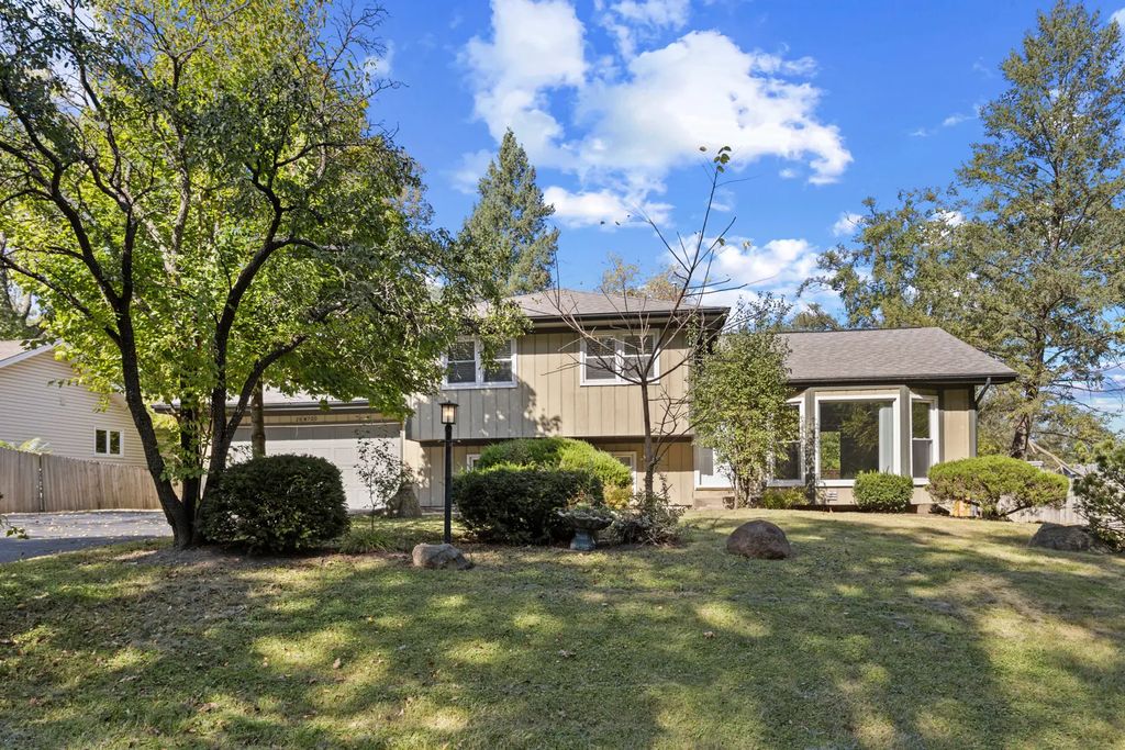 28w700 Barnes Avenue, West Chicago