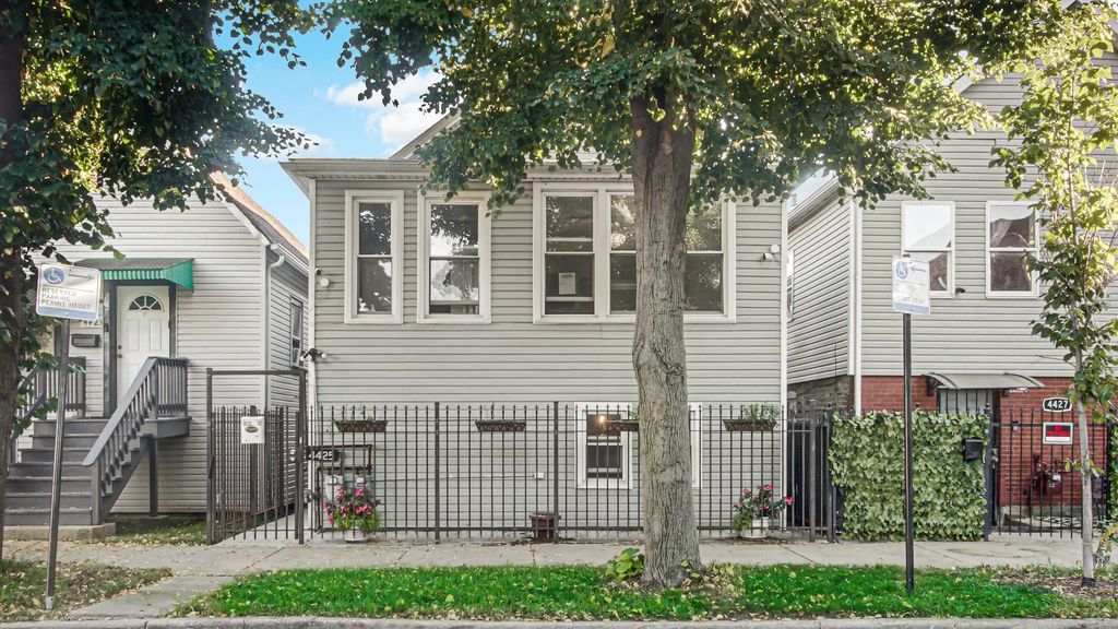 4425 W Carroll Avenue, Chicago