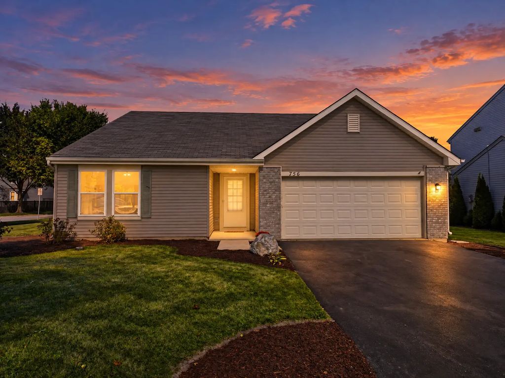 756 Glen Cove Lane, Pingree Grove