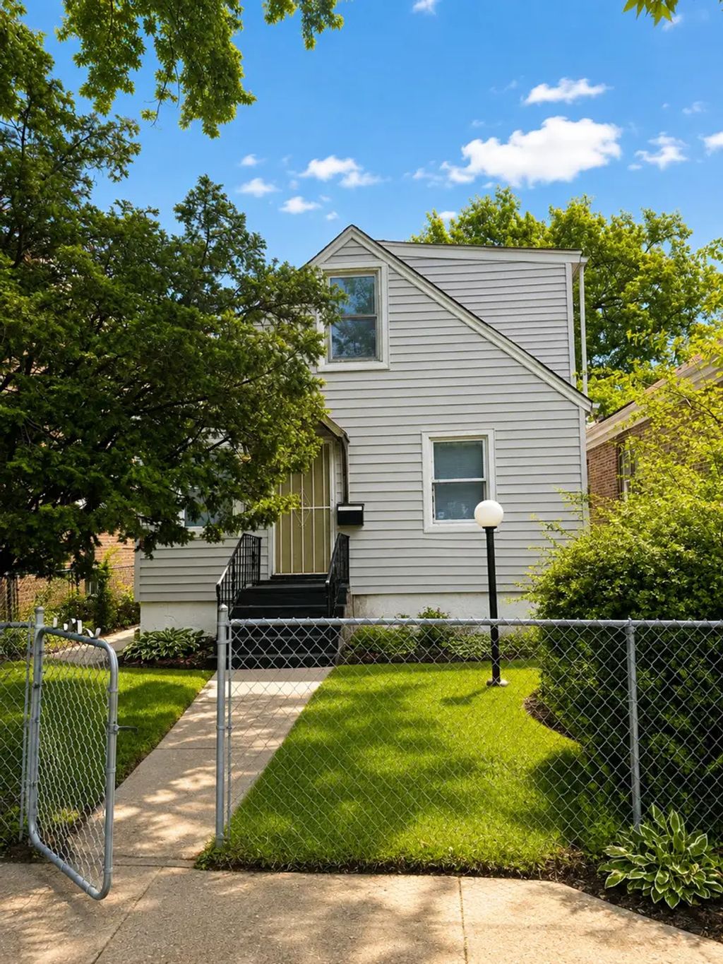 1249 W 108th Place, Chicago
