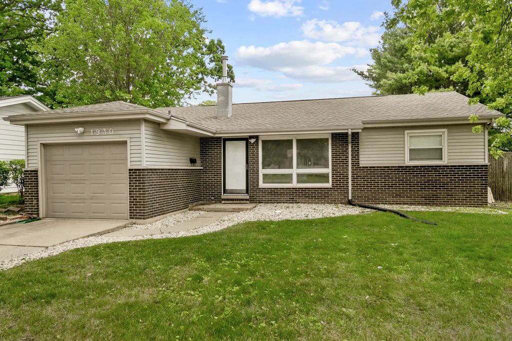 1930 Arthur Drive, Waukegan