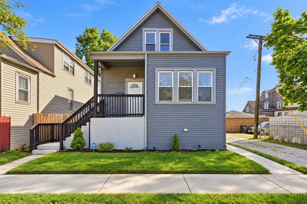 9345 S Harper Avenue, Chicago