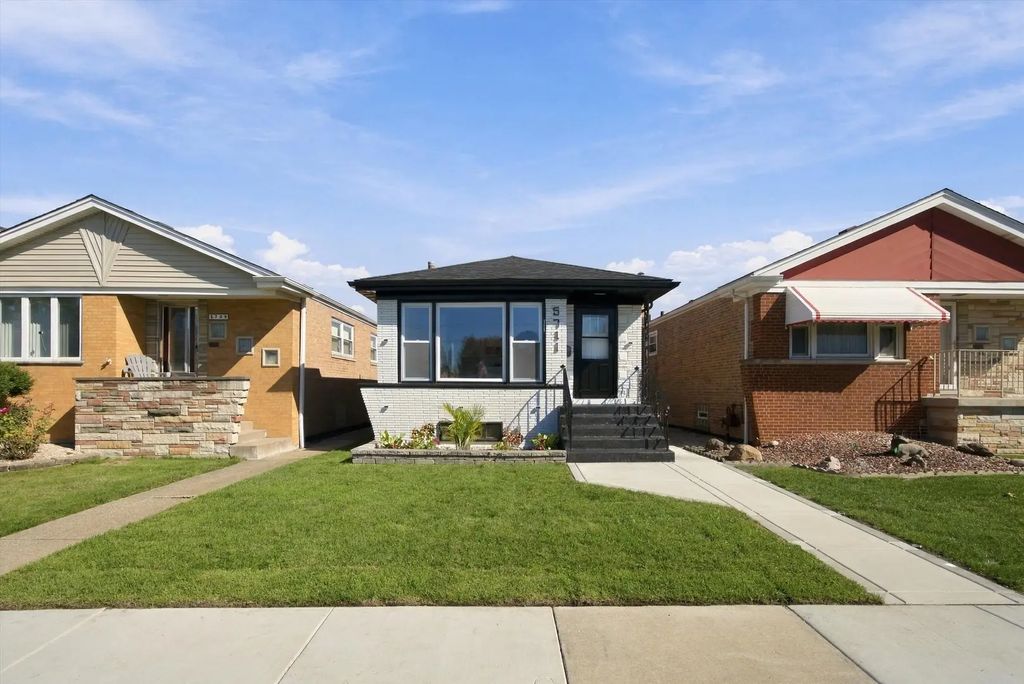 5711 S Mayfield Avenue, Chicago