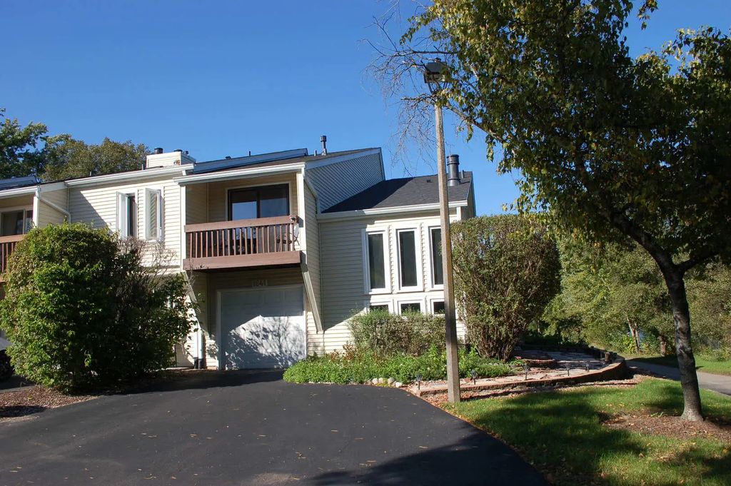 1641 Cove Court, Naperville