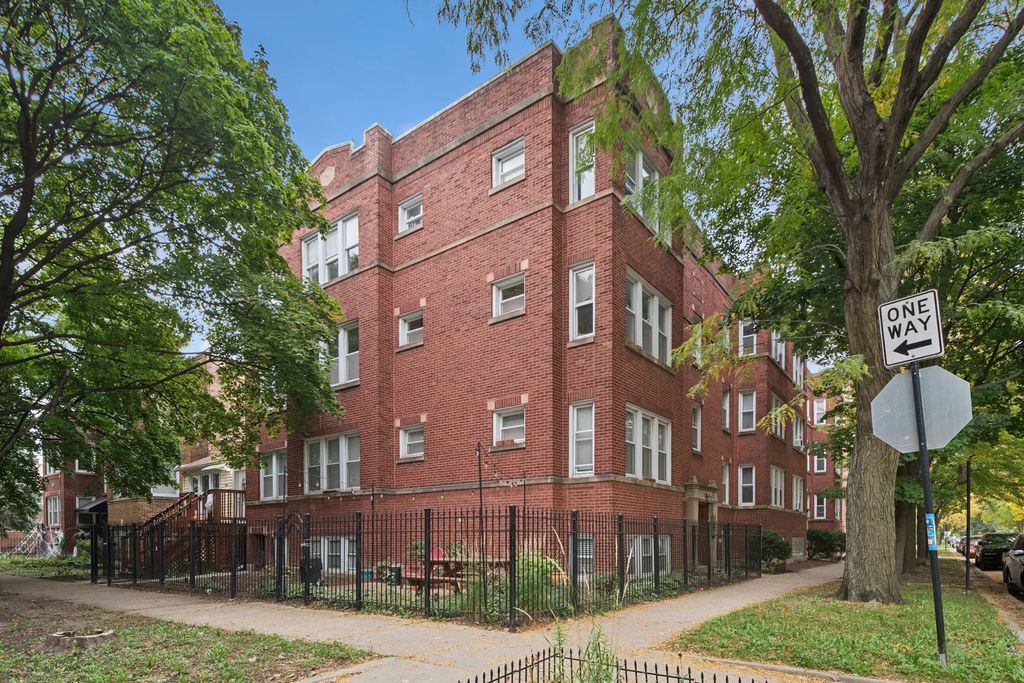 3701 W Cullom Avenue 2b, Chicago