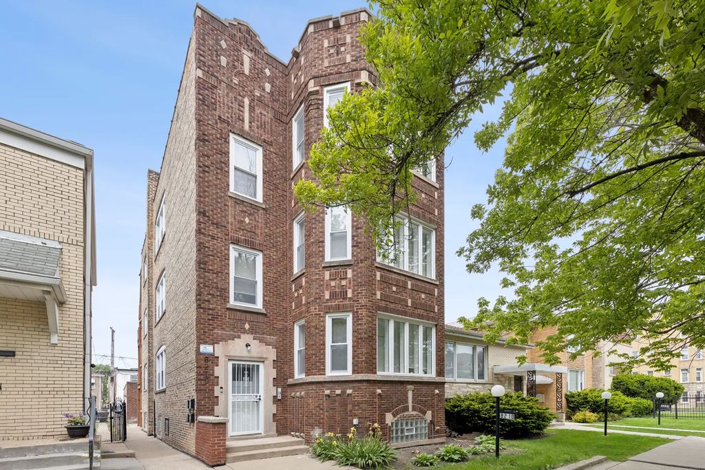 8210 S Marshfield Avenue, Chicago